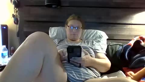 Snapshot of creamymadona chatting on October 28, 1:23 pm Heather online show from October 28, 1:23 pm