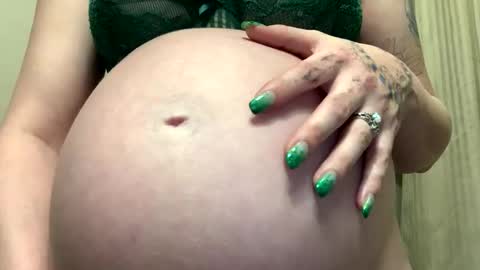 Breed me daddy  online show from February 18, 6:19 pm