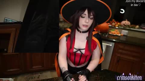 Crimson Kitten online show from November 1, 4:11 am