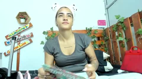 cris_dulce online show from May 21, 8:15 pm
