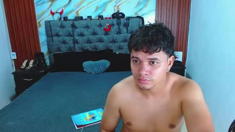 CRISANDMERY online show from May 26, 5:02 am