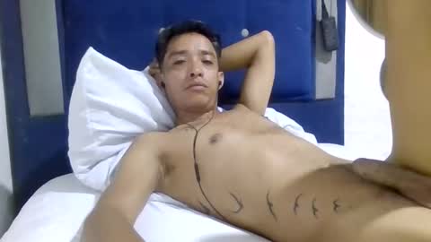 crisespitia25 online show from April 20, 8:01 pm