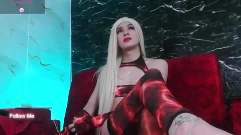 crislingery_doll online show from January 9, 1:39 pm