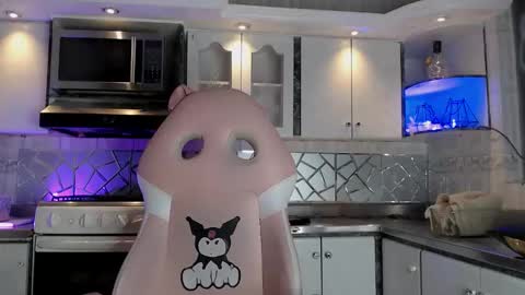 Cristina Onazis online show from March 15, 6:00 pm