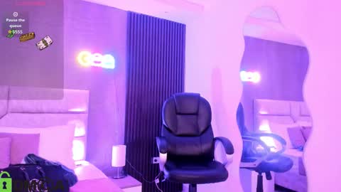 Snapshot of cristal__adams chatting on October 11, 12:21 pm cristal__adams online show from October 11, 12:21 pm