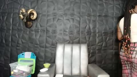 Hanna  online show from September 12, 9:33 am