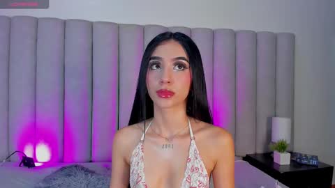 Snapshot of cristalcornner_ chatting on March 3, 7:39 pm Nicole  Connection time 220pm-910pmCol online show from March 3, 7:39 pm