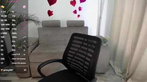 Christoper online show from February 21, 7:10 pm