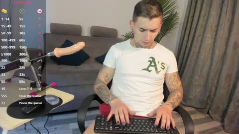 Christoper online show from February 12, 8:40 pm