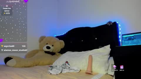 soycriss online show from March 11, 9:29 pm