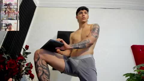 cristopher23  online show from March 8, 8:14 pm