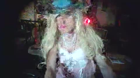 Crossdrsr19 online show from June 10, 4:45 am