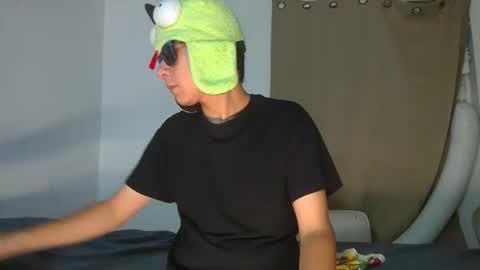 cry_guy online show from September 29, 10:03 am