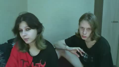 Crystal and Marcl online show from November 17, 2:25 am