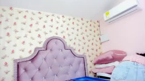 Milf Latina online show from June 22, 1:40 pm