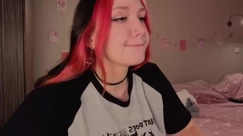 Snapshot of crystalblaze_ chatting on September 21, 7:51 pm Grace online show from September 21, 7:51 pm