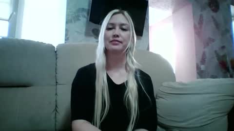 crystaljones1 online show from March 10, 6:51 am