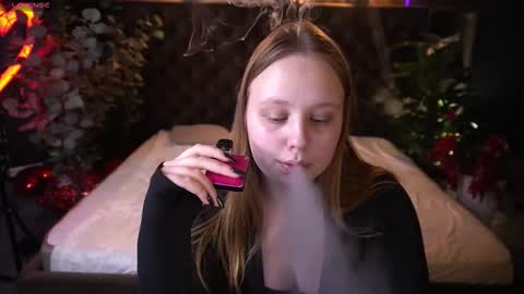 crystallpaws_ online show from February 26, 7:34 am