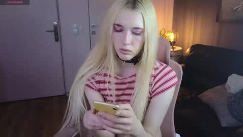 crystaltempt_ online show from April 30, 5:40 pm