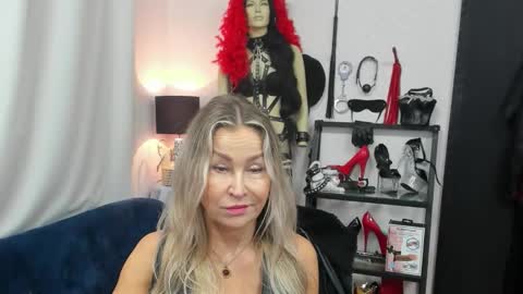 CrystalHotty online show from October 28, 5:52 am