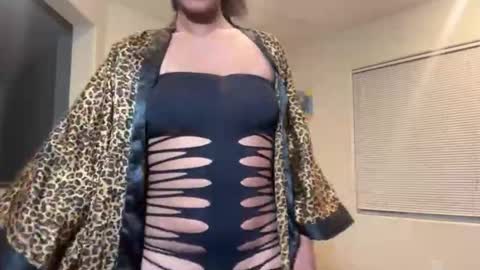 cum2charmxx online show from October 21, 4:50 am