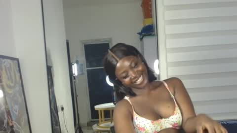 Snapshot of cum_ebony_smile chatting on October 8, 6:25 pm cherry online show from October 8, 6:25 pm