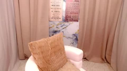 Xyrien online show from May 4, 11:22 pm