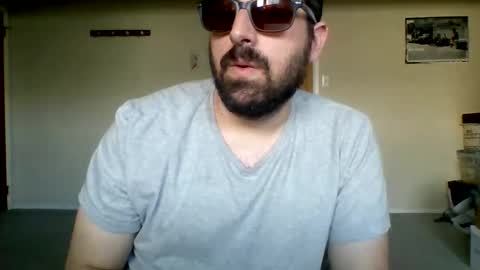 curiouser_guy online show from June 4, 8:59 pm