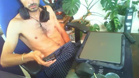 Snapshot of curiousgenie chatting on October 12, 9:13 am curiousgenie online show from October 12, 9:13 am