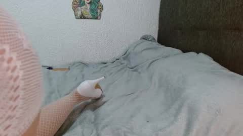 curlybutterfly online show from December 14, 12:06 am