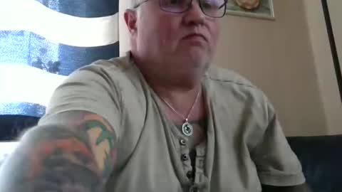 Snapshot of curtus14 chatting on October 24, 11:33 am curtus14 online show from October 24, 11:33 am