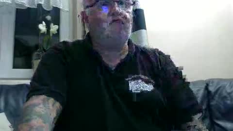 Snapshot of curtus14 chatting on September 13, 10:56 pm curtus14 online show from September 13, 10:56 pm