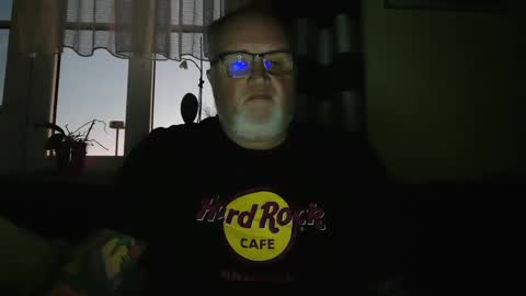 Snapshot of curtus14 chatting on December 25, 3:49 pm curtus14 online show from December 25, 3:49 pm
