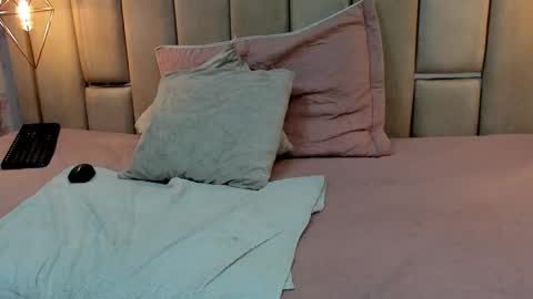 Alyanna  online show from September 11, 11:55 am