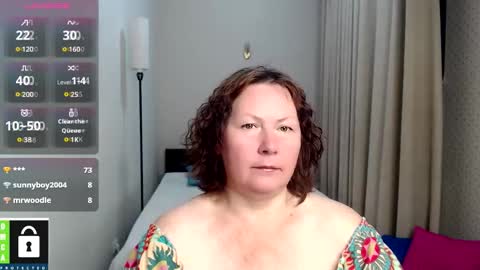 Snapshot of curvy_girlz chatting on September 28, 6:06 pm curvy_girlz online show from September 28, 6:06 pm