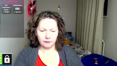 Snapshot of curvy_girlz chatting on October 19, 5:17 pm curvy_girlz online show from October 19, 5:17 pm