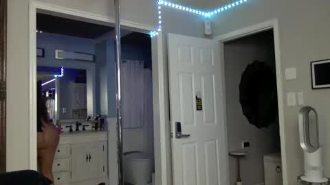 curvyfunlover online show from December 4, 8:19 pm