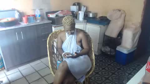 curvypear76x online show from December 30, 2:30 pm