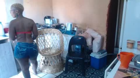 curvypear76x online show from December 6, 8:32 am