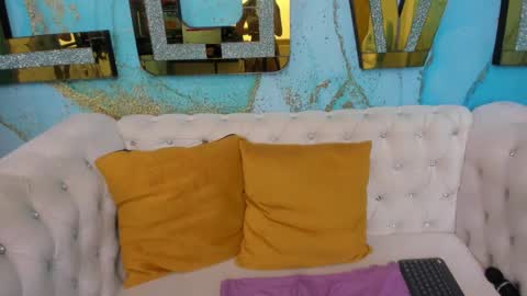   online show from January 11, 5:07 pm