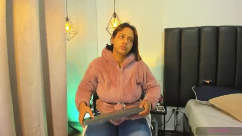   Independent Model online show from May 9, 11:16 am
