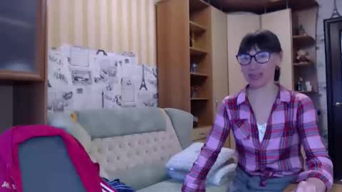 cute_lion_ online show from March 14, 11:58 am