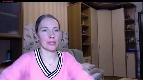 cute_lion_ online show from February 27, 8:01 pm