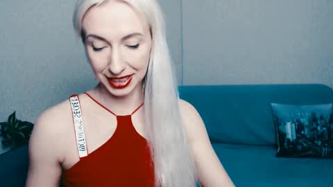 cute_smile_shy online show from March 4, 10:49 pm