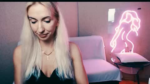 cute_smile_shy online show from September 19, 8:12 pm