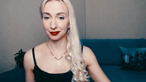 cute_smile_shy online show from January 21, 10:19 pm