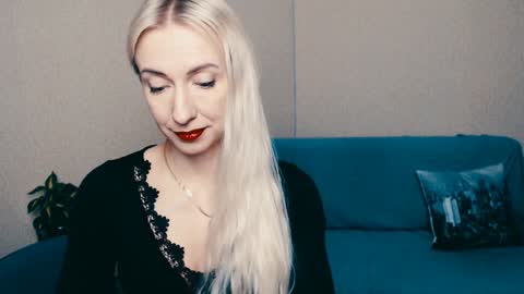 cute_smile_shy online show from January 23, 8:24 pm