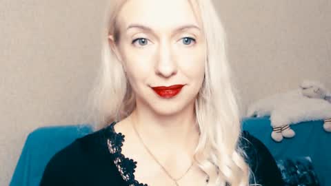 cute_smile_shy online show from December 26, 2:05 pm