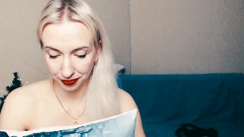 cute_smile_shy online show from January 8, 4:23 am