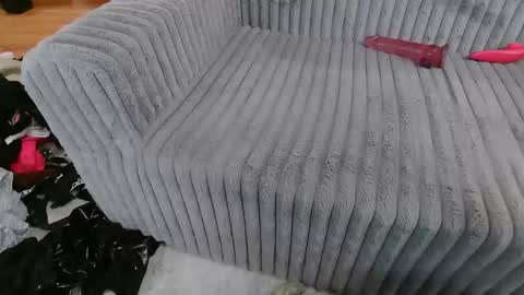 cutecouple online show from February 17, 6:45 am